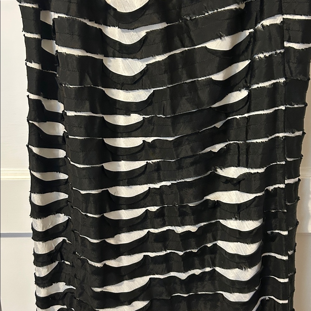Black and White Silk Skirt - Picture 2 of 3
